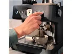 Cafeteira Electrolux Expert Preta com Moedor Integrado 220W - 5