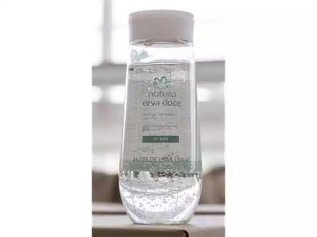 Álcool em Gel Antisséptico Natura Erva Doce 250G